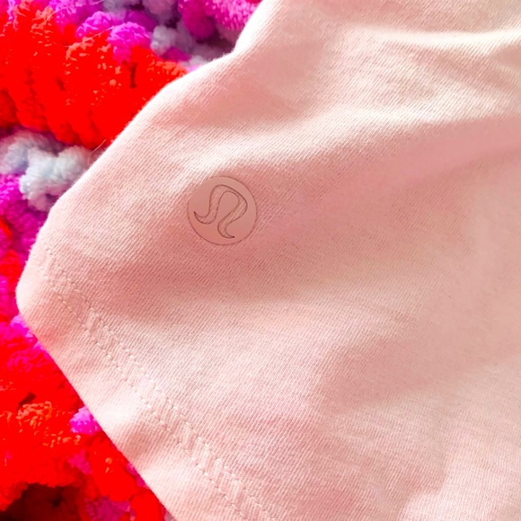 LOT OF 6 LONG & SHORT SLEEVE SIZE 12 LULULEMON TOPS BEAUTIFUL LIGHT COLORS - Picture 10 of 15